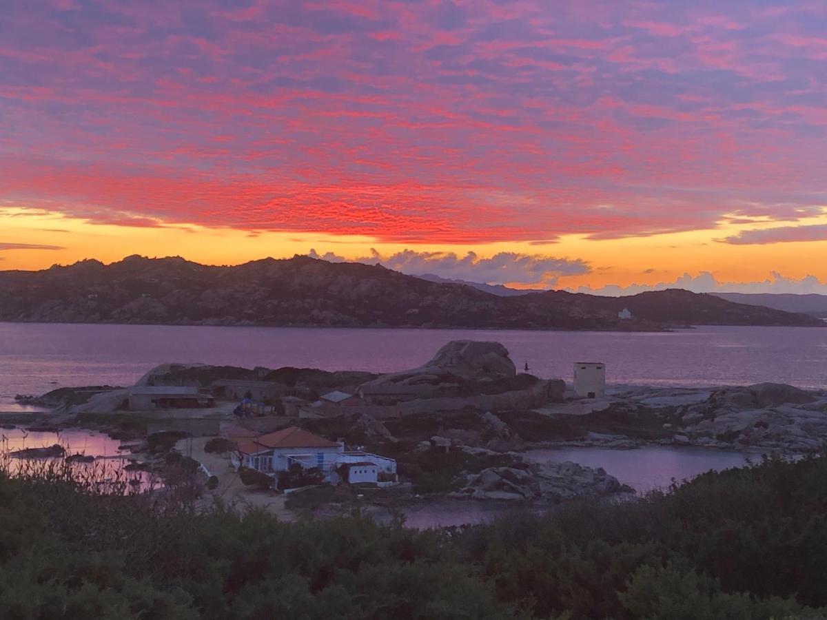 A Punta Tegge Il Mare La Spiaggia Il Tramonto Villa La Maddalena  Exterior photo