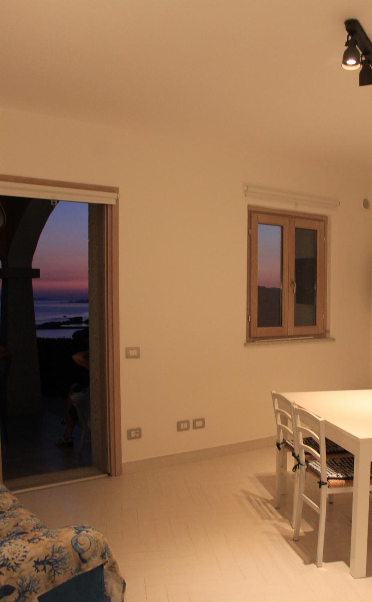 A Punta Tegge Il Mare La Spiaggia Il Tramonto La Maddalena  Exterior photo